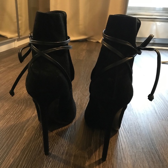 Saint Laurent suede lace up ankle boots - Picture 4 of 7